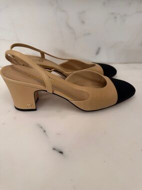 CHANEL Beige and Black Leather Slingback Pumps